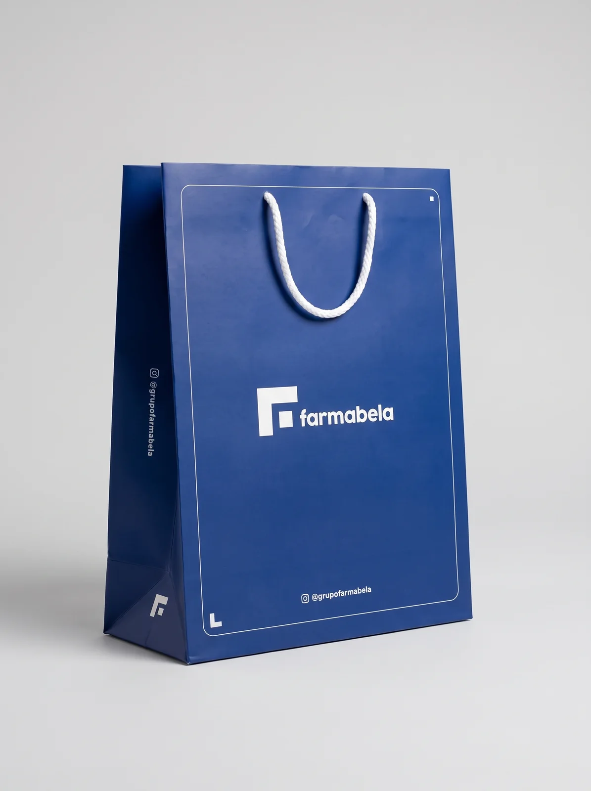 Bolsa corporativa blanca impresa por MGT